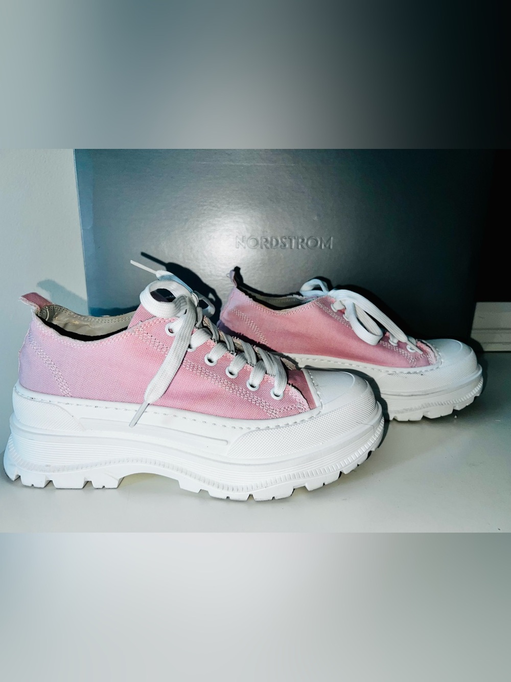 DIVINE FOLLIE Pink Canvas Platform Sneakers with White Sole. Size 37/  US7